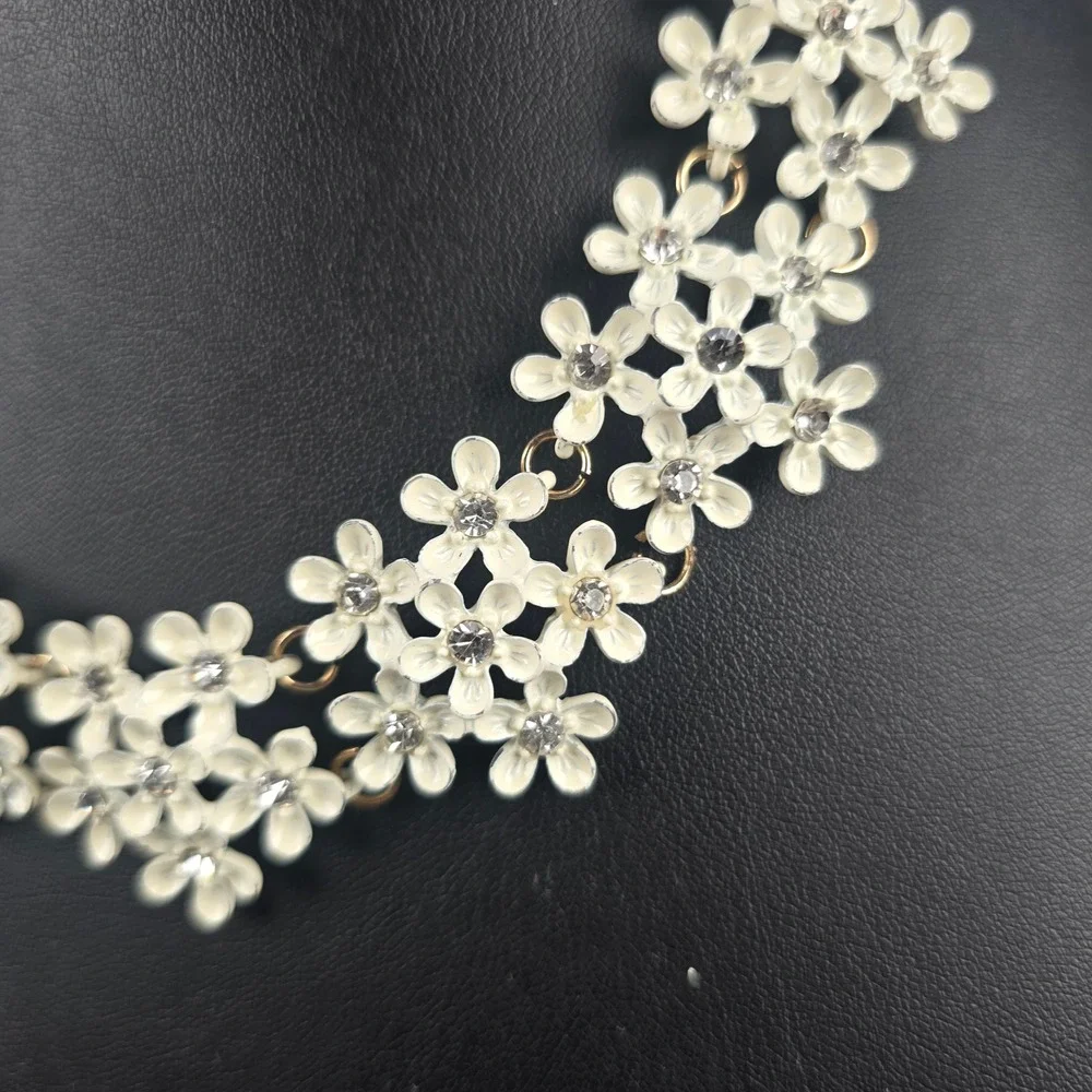 White Enamel Flower Necklace & Stretch Bracelet Floral Rhinestone Crystal Set